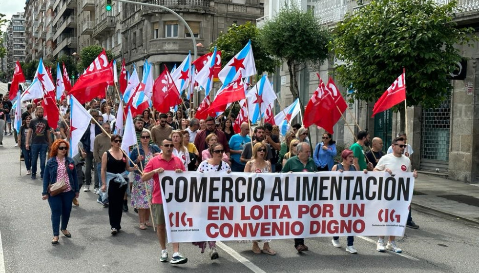 Manifestación en Vigo de trabajadores del sector de la alimentación de la provincia de Pontevedra.