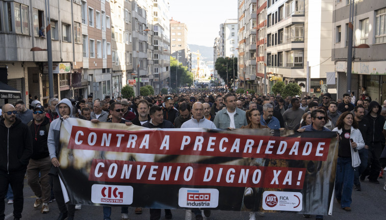 Trabajadores del Metal de la provincia de Pontevedra se manifiestan en Vigo, en la primera jornada de huelga convocada por el bloqueo en la negociación del convenio, a 7 de mayo de 2026