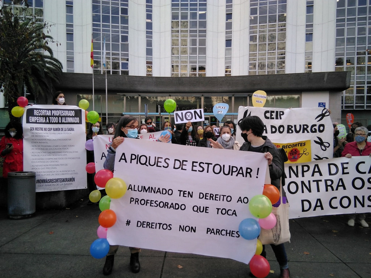 Protesta en demanda de profesores
