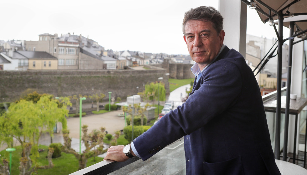 Lugo. El Secretario Xeral del PSdeG-PSOE, Xosé Ramón Gómez Besteiro, posa para entrevista en el Centro Cultural O Vello Cárcere, en el mismo día en que una moción de censura del PP acaba con 27