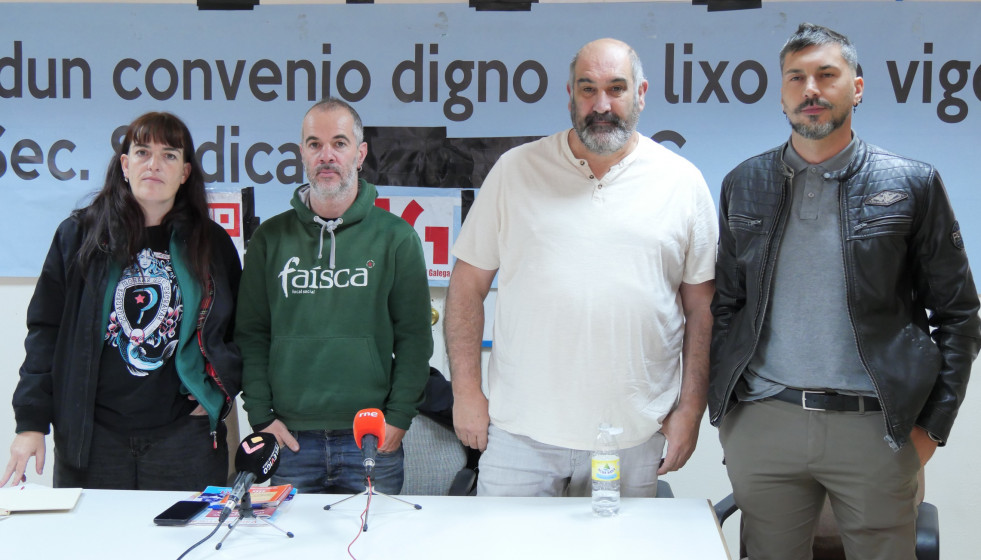 El comité de empresa de FCC anuncia huelga indefinida en el servicio de recogida de basuras de Vigo desde el 24 de mayo.