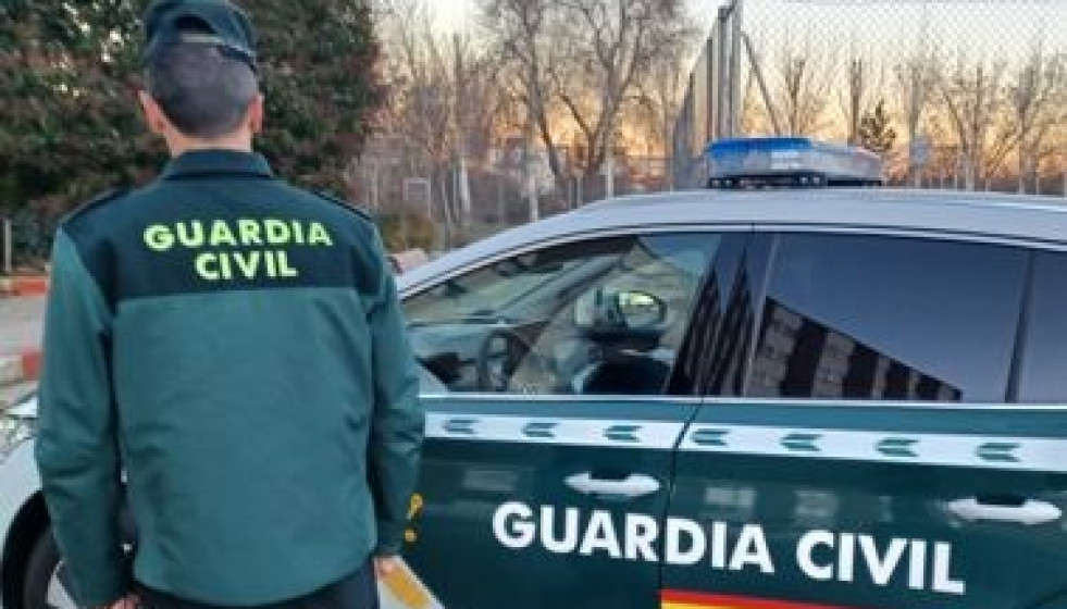 Archivo - Imagen de archivo de un coche patrulla de la Guardia Civil
