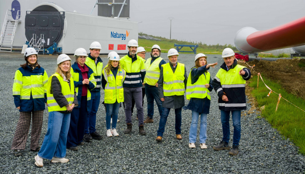 Visita de la conselleira de Medio Ambiente, Ángeles Vázquez, al proyecto de Naturgy que reduce de 81 a 9 los aerogeneradores en As Somozas (A Coruña) para triplicar eficiencia y rebajar el impacto