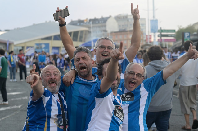 Aficionados del Depor celebran el ascenso