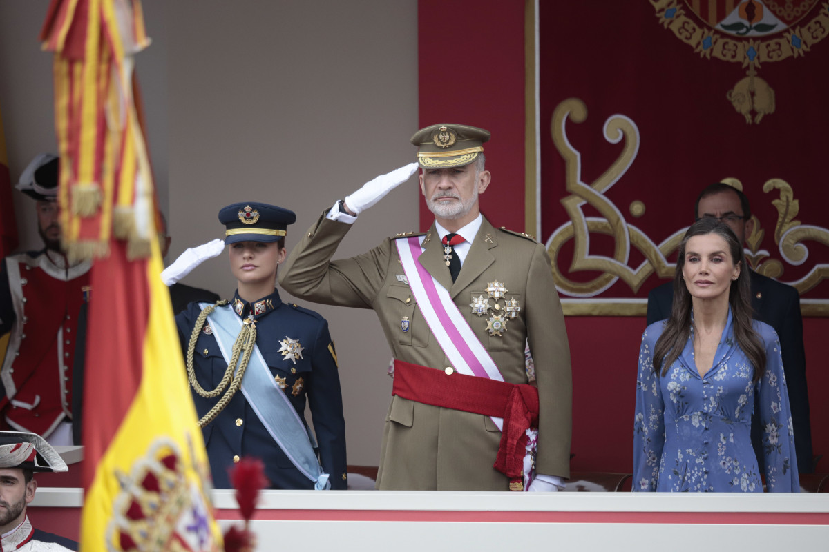 Los Reyes Felipe VI y Letizia y la Princesa Leonor presiden desde la tribuna de honor el acto central conmemorativo del Día de las Fuerzas Armadas, a 30 de mayo de 2026, en Vigo, Pontevedra, Galicia 