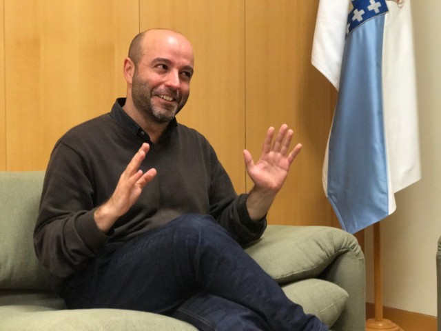 O portavoz de En Marea, Luís Villares, nunha entrevisa con Europa Press