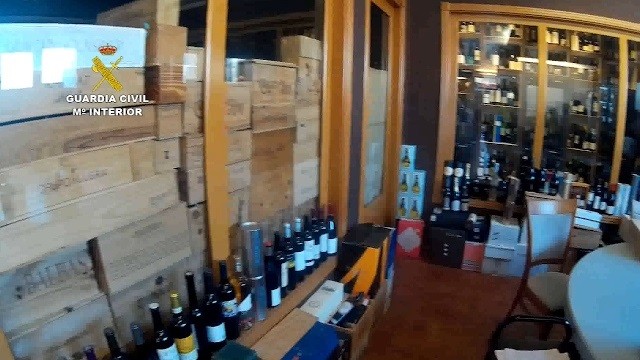 Organización dedicada á produción e venda de viños falsificados