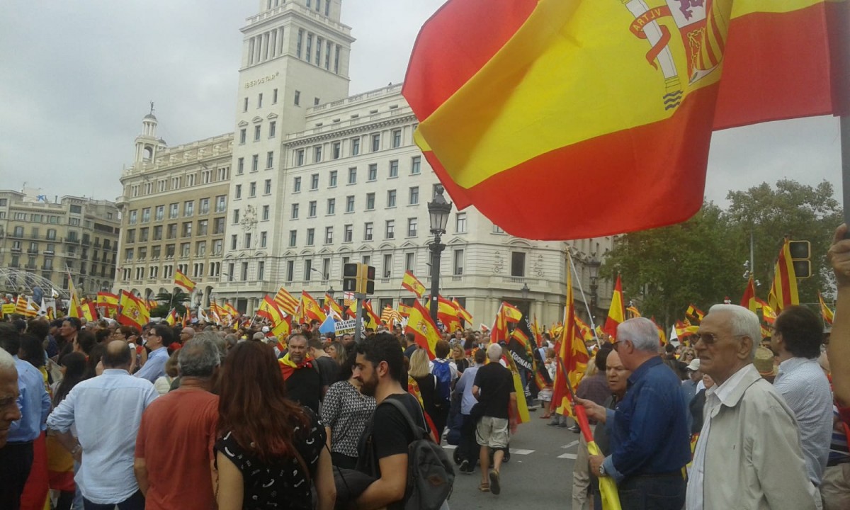 Gran afluencia de persoas o 12 de outubro en Barcelona