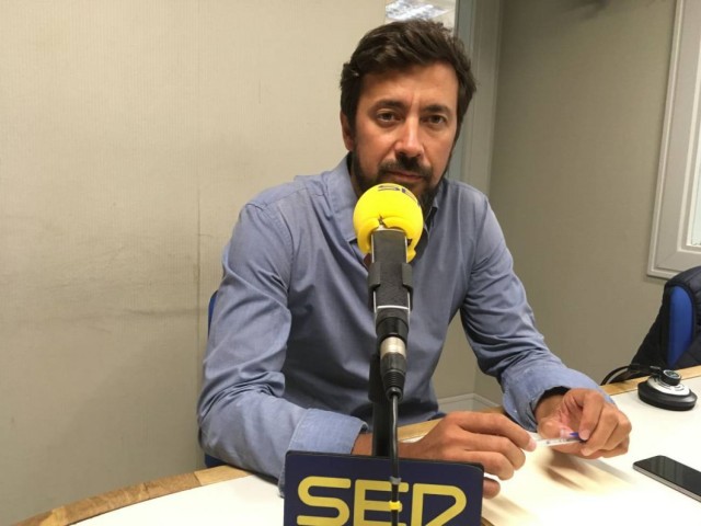 Antón Gómez-Reino, nunha entrevista para a Cadea Ser