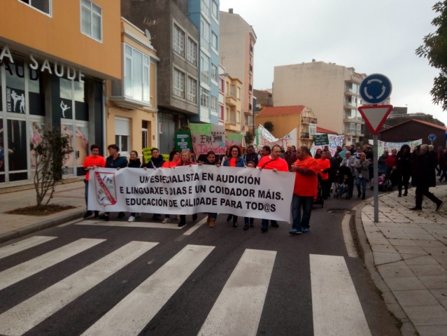 Manifestación de pais e nais en Cariño (A Coruña)