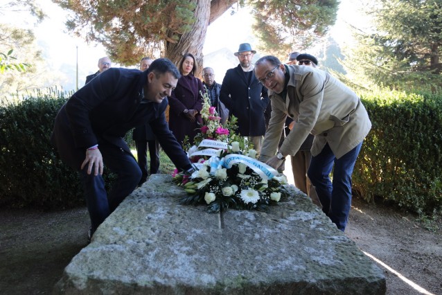 Román Rodríguez e Martiño Noriega en 83 aniversario da morte de Val-Inclán