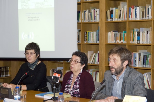 Ana Isabel Boullón, Rosario Álvarez e Xosé Luís Regueira presentan o libro
