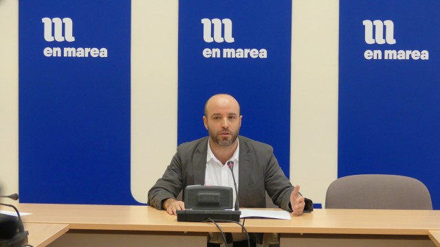 O portavoz de En Marea, Luís Villares, na rolda de prensa