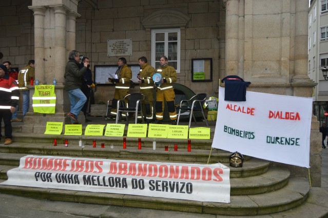 Bombeiros en folga en Ourense