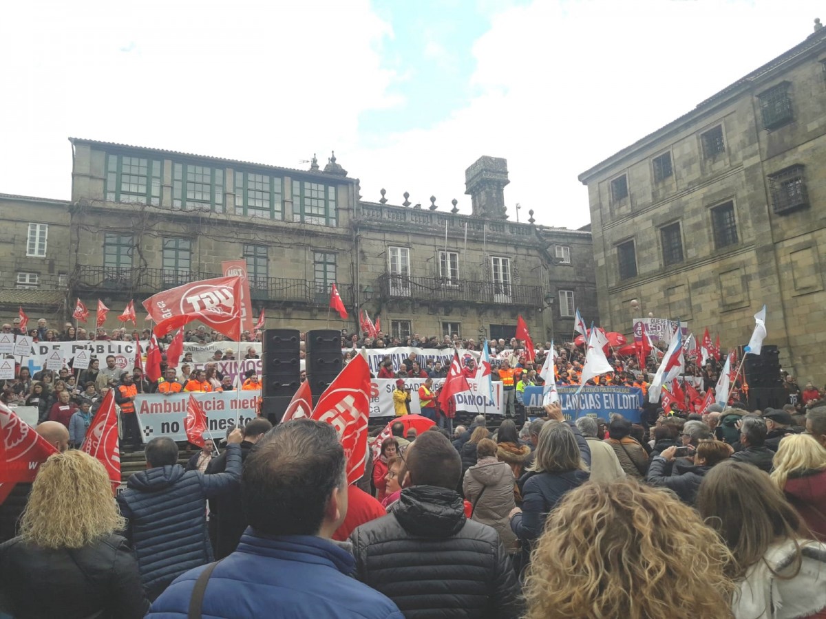 Manifestación en Santiago convocada por SOS Sanidade Pública en contra dos re