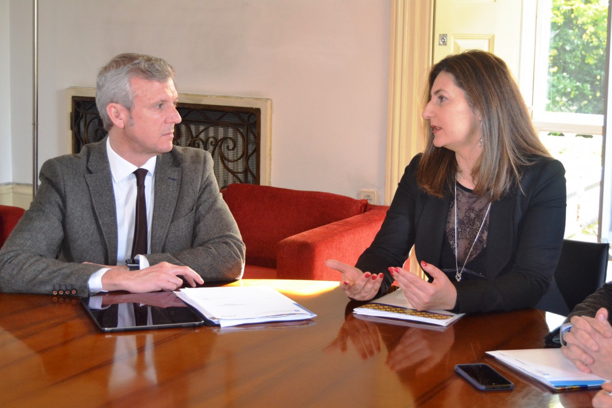 Alfonso Rueda e a vicepresidenta do CCDR do norte de Portugal, Ester Gomes