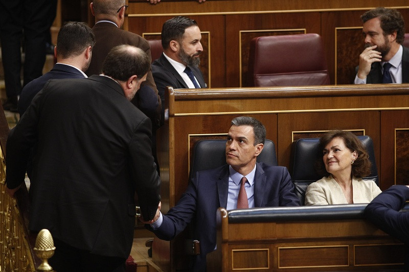 Junqueras saúda ao presidente do Goberno en funcións Pedro Sánchez