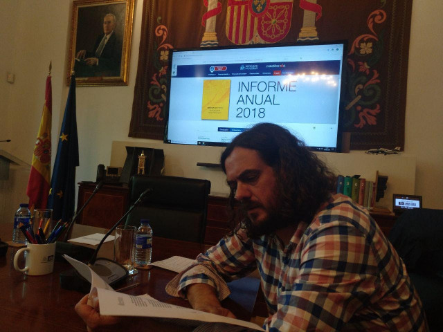 O deputado de En Marea e portavoz nacional de Anova, Antón Sánchez, durante unha reunión en Madrid co gabinete do Defensor do Pobo