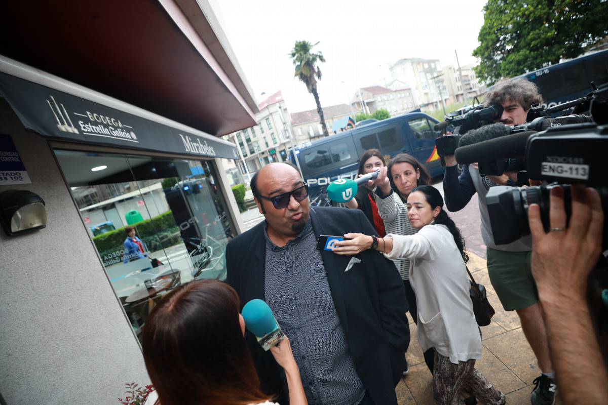 Sinaí Giménez chega ao xulgado do Penal 2 de Pontevedra ao xuízo por unha liorta entre os clans xitanos dos Morones e os Zamoranos ocorrida o 16 de outubro de 2015