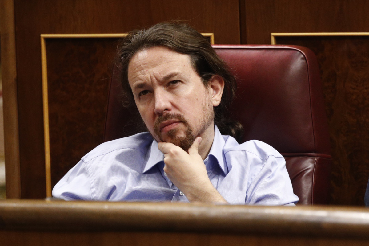 Pablo Iglesias reflexiona durante a segunda xornada de investidura de Sánchez