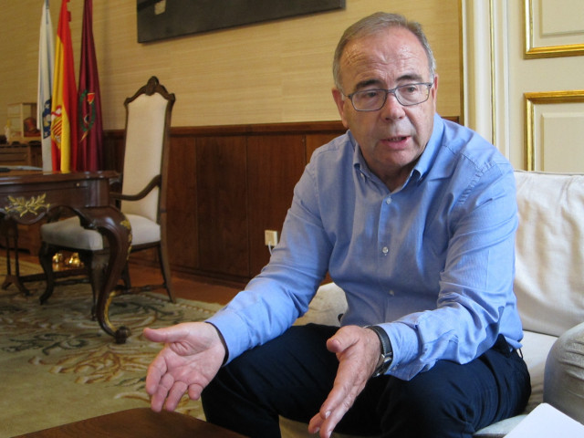O alcalde de Santiago de Compostela, Xosé Sánchez Bugallo, na entrevista con Europa Press