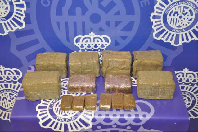 Un veciño de 20 anos detido en Lugo por transportar 8 quilogramos de haxix