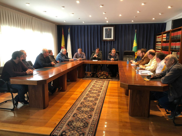Reunión da Comisión contra as Minas dá Terra Chá cos alcaldes de Abadín, A Pastoriza, Castro de Rei e Cospeito