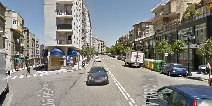 Avenida das Camelias e cruzamento con Roimil en Vigo, onde se produciu o accidente