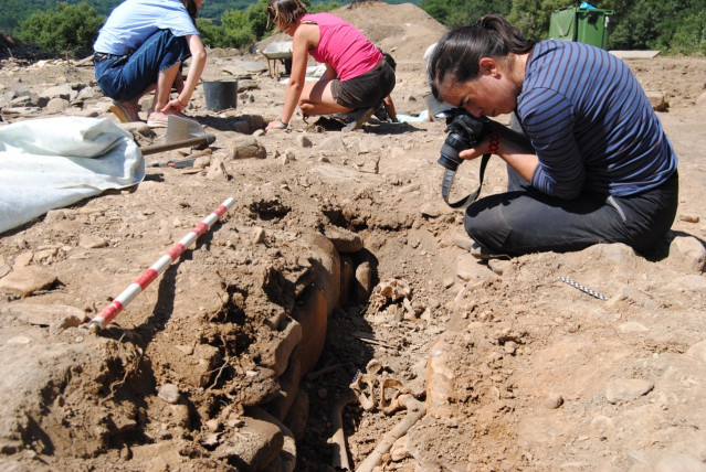 Escavación na Pobra do Brollón