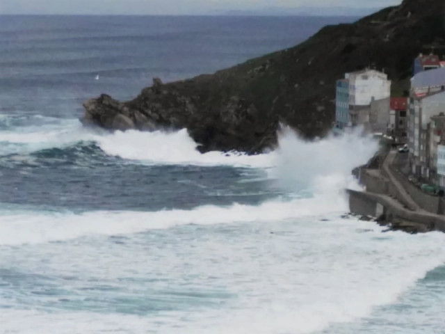 Ondas, temporal no mar