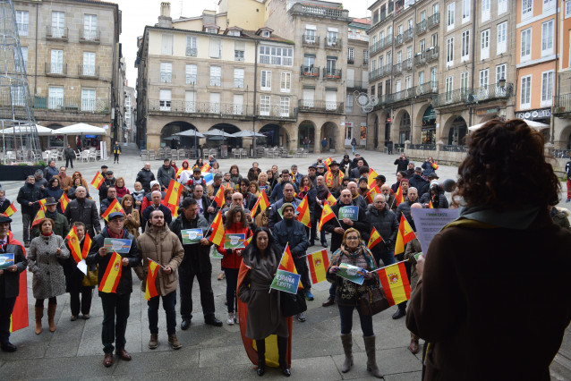 Concentración convocada pola plataforma 'España Existe', próxima a Vox, fronte ao Concello de Ourense.