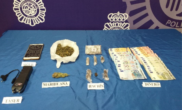 Efectos intervidos a detido en Lugo por tráfico de drogas.