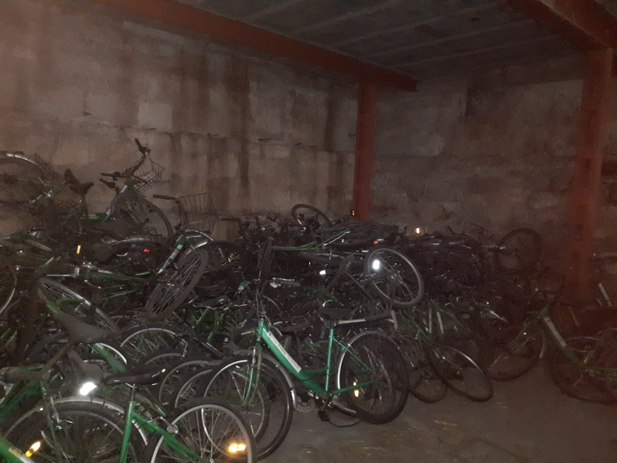 Bicicletas do Concello de Ourense nun almacu00e9n nunha foto remitida polo PSOE