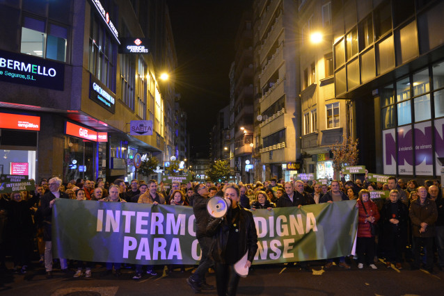 Manifestación en Ourense convocada pola plataforma Por un Tren Digno contra o proxecto da intermodal