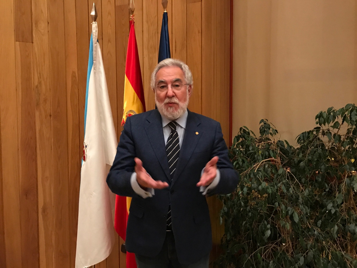 O presidente do Parlamento, Miguel Santalices, con Europa Press