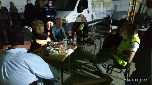 Identificadas sete persoas por unha festa con alcol e churrasco nunha nave en Culleredo (A Coruña) ao incumprir o estado de alarma.