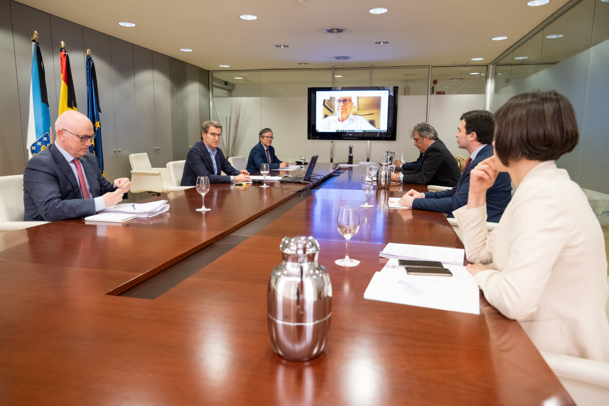 Reunión de Feijóo cos representantes do resto de partidos en Galicia