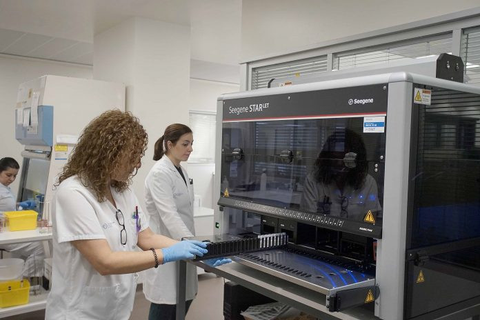 Robot para procesar test de coronavirus PCR en Vigo co que o SERGAS espera multiplicar a súa capacidade de análise