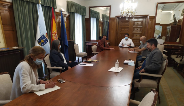 Reunión do comité de empresa de Alu Ibérica da Coruña coa subdelegada do Goberno na Coruña