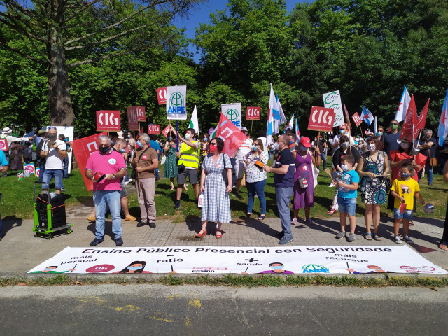 Os sindicatos de educación protestan contra o protocolo para o próximo curso