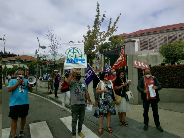 Protesta de profesorado ante a Xunta contra o protocolo do próximo curso escolar