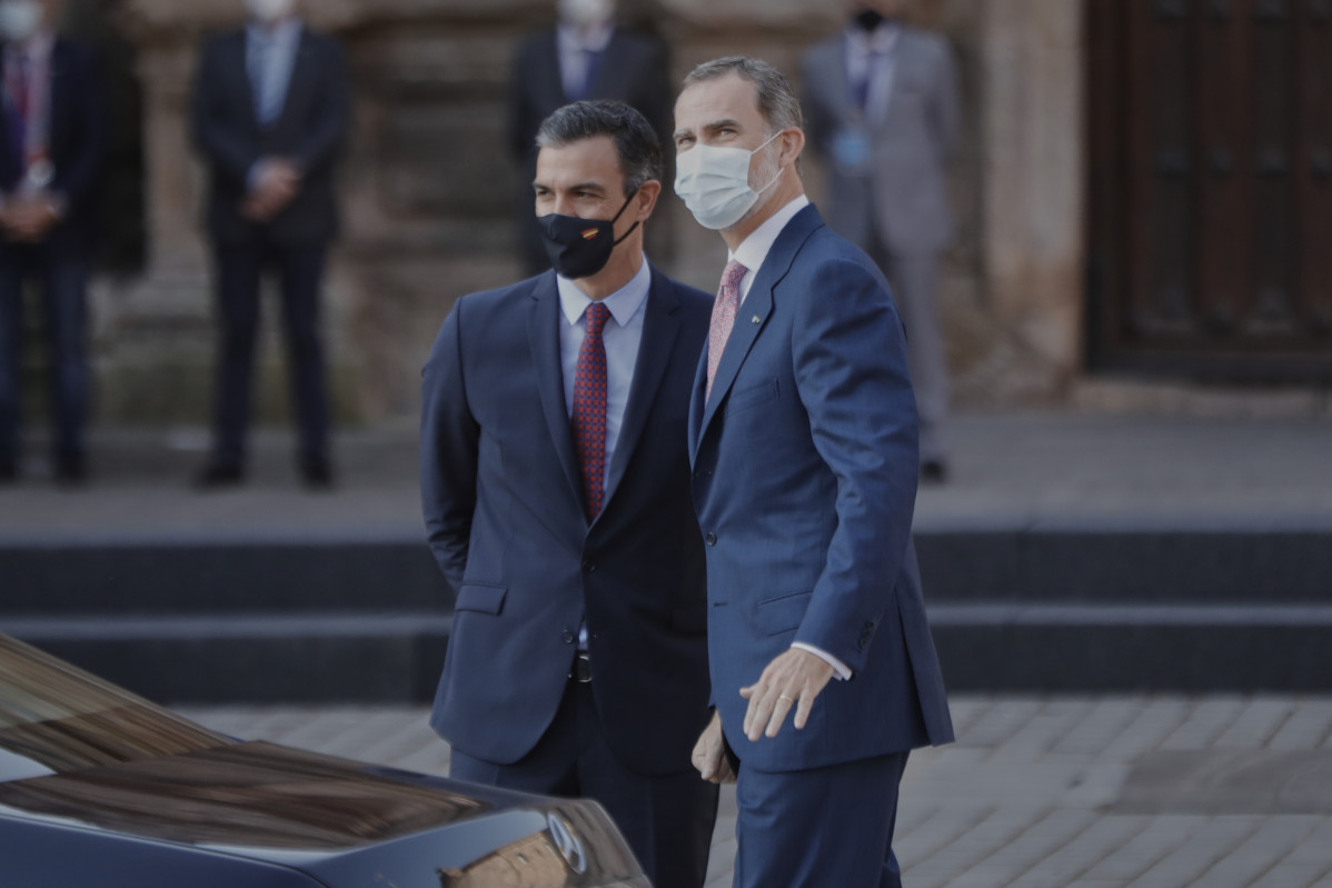 Elpresidente do Goberno, Pedro Sánchez e o Rey Felipe VI