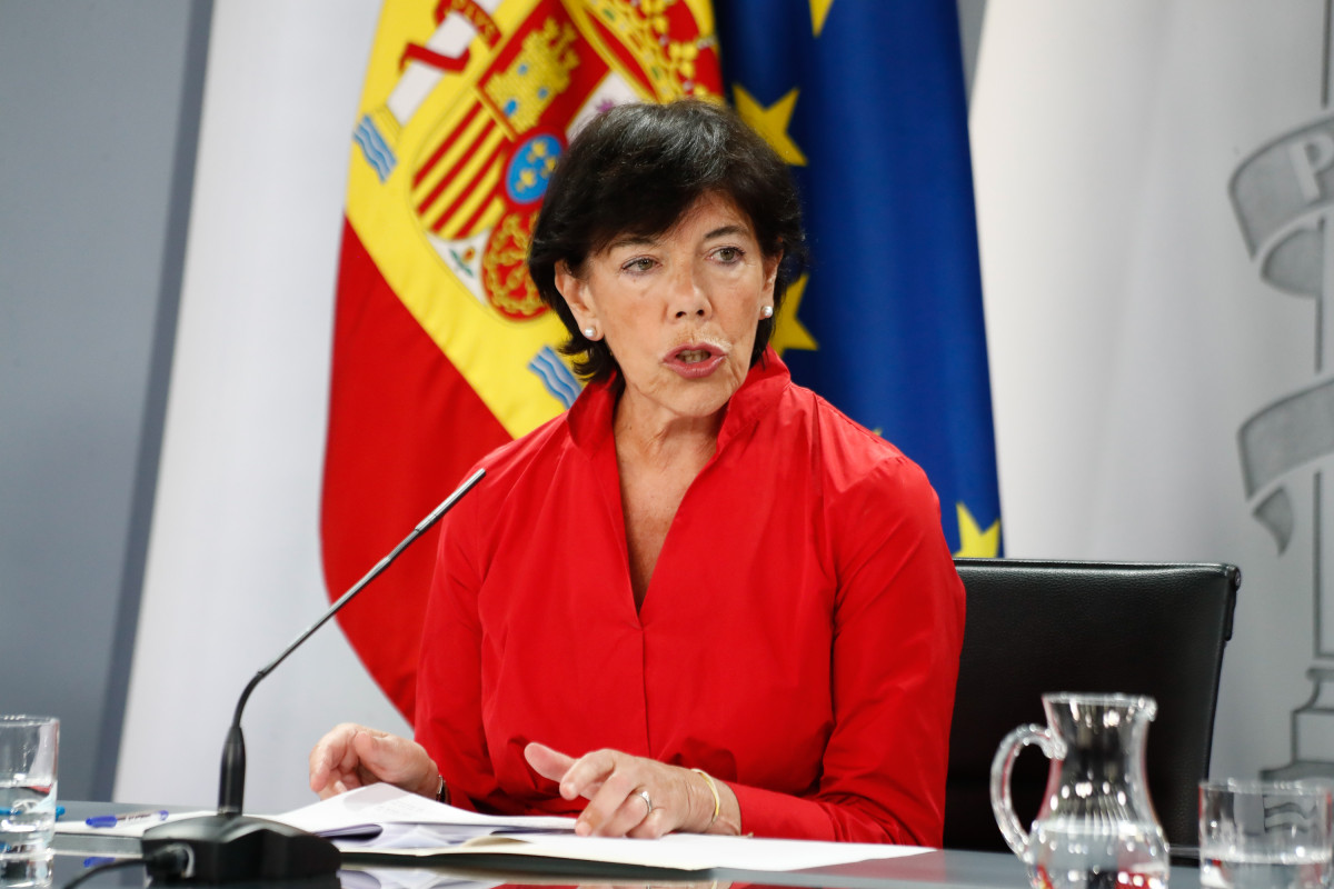 A ministra de Educación e Formación Profesional, Isabel Celaá, intervén durante unha comparecencia ante os medios tras a Conferencia multisectorial. En Madrid, (España), ao 27 de agosto de 2020