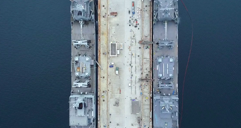 Dous buques AOR construu00eddos en Navantia Ferrol amarrados ao peirao nunha imaxe de Porriu00f1ou Producións