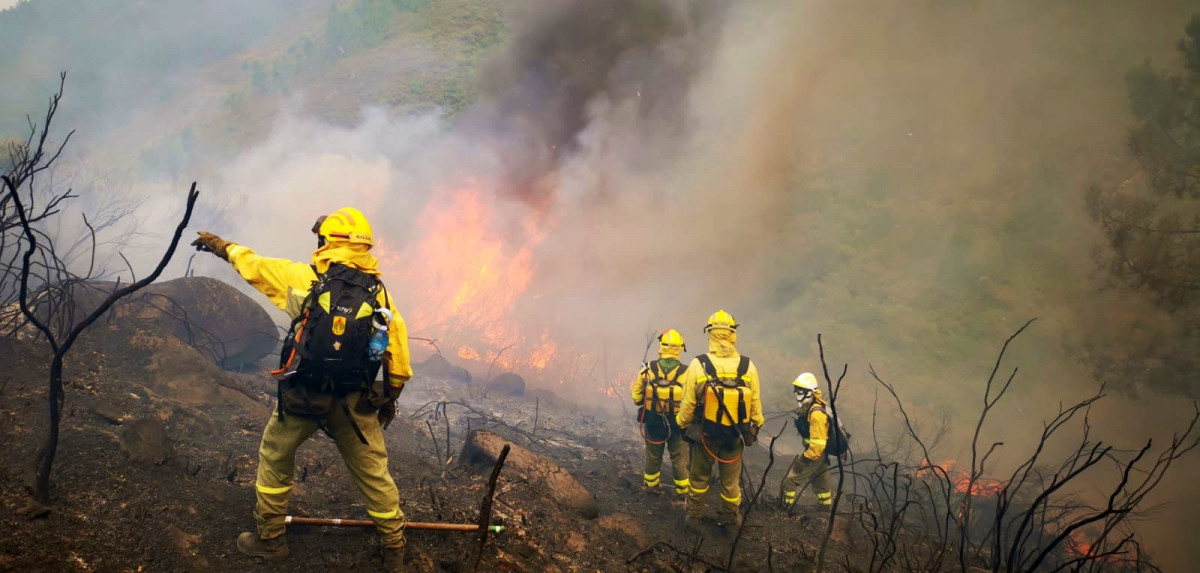 BRIF tabuyo operando contra un incendio en Lobios, no Parque Natural do Xurés