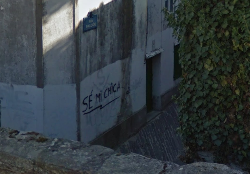 Rua Falcon nas inmediacións da muralla de Lugo nunha foto de Google Street View