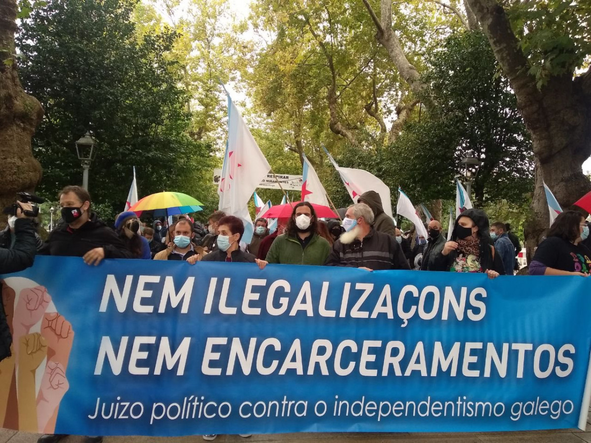 Manifestaciu00f3n contra o xuízo a Ceivar e Causa Galiza
