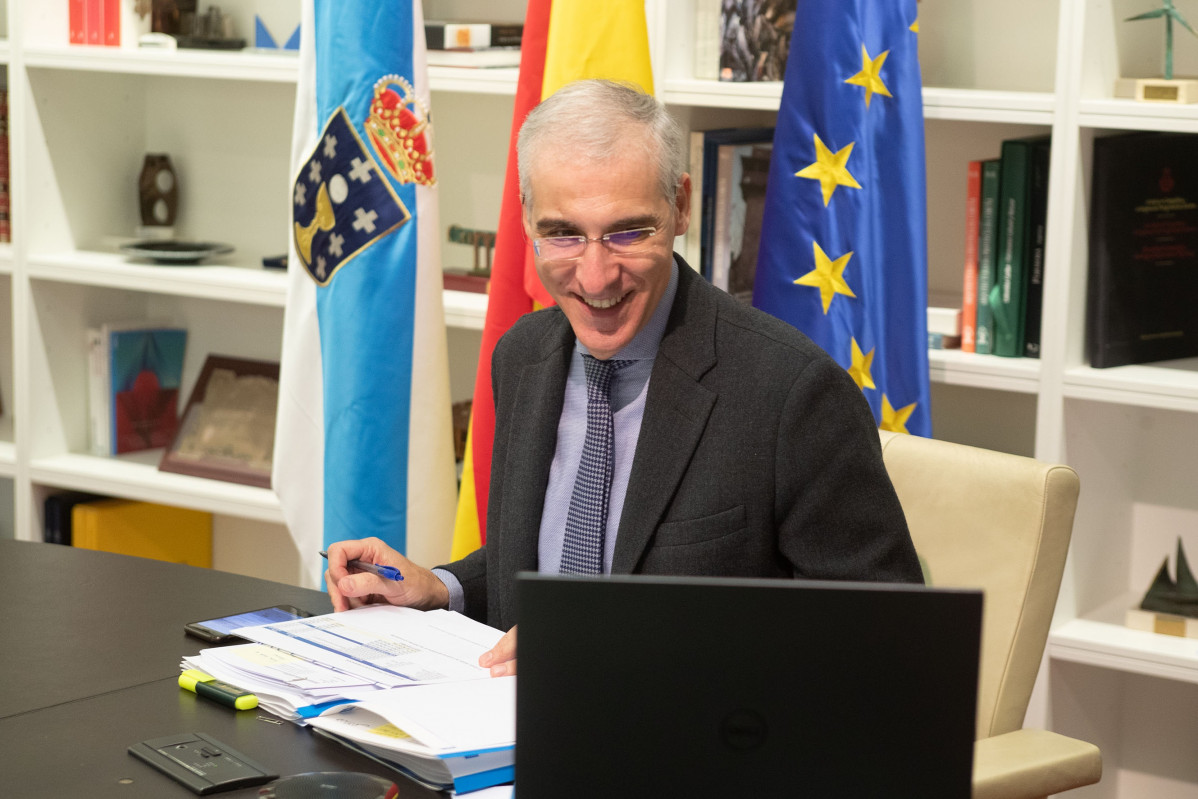 O vicepresidente segundo e conselleiro de Economía, Empresa e Innovación, Francisco Conde, nunha reunión por videoconferencia.
