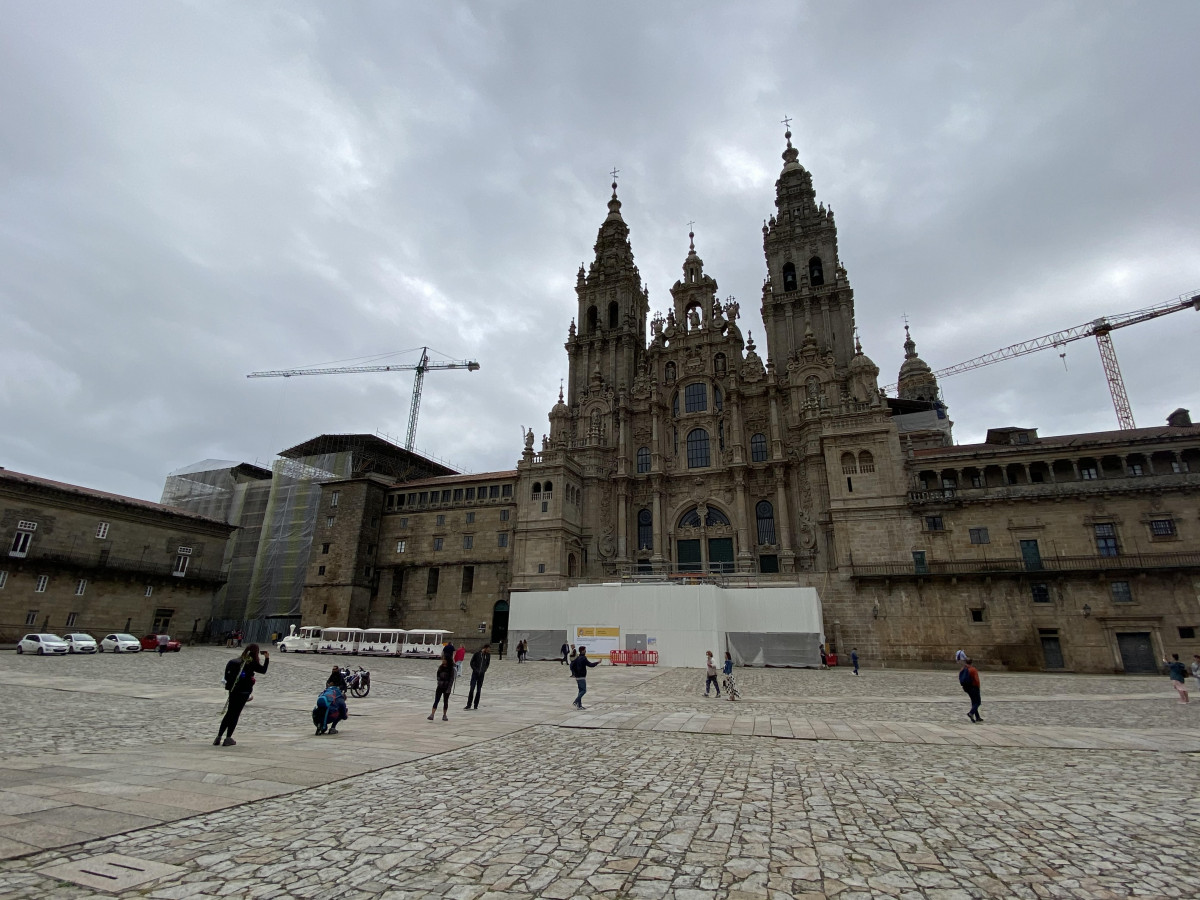 A Praza do Obradoiro, coa Catedral de Santiago de Compostela, a inicios do mes de xullo.