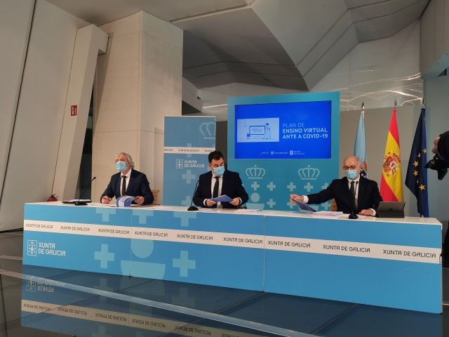 O conselleiro de Cultura, Educación e Universidade, Román Rodríguez, presenta o plan de ensino virtual ante a COVID-19.
